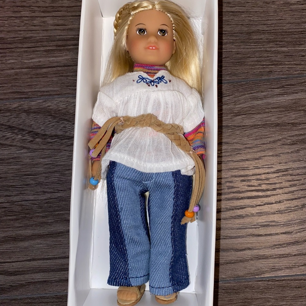 2010 girl of the year Julie mini doll, still in box original outfit, no book